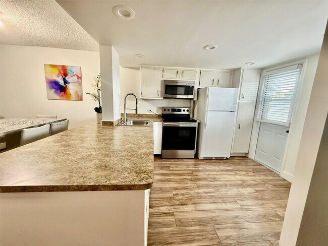 Foto del edificio - 445 NE 195th St
