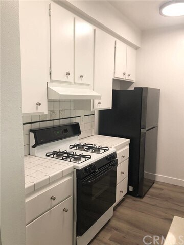 Foto del edificio - 10550 Lakeside Dr N
