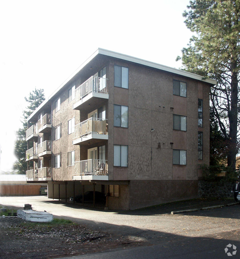 Primary Photo - Viking Apartments