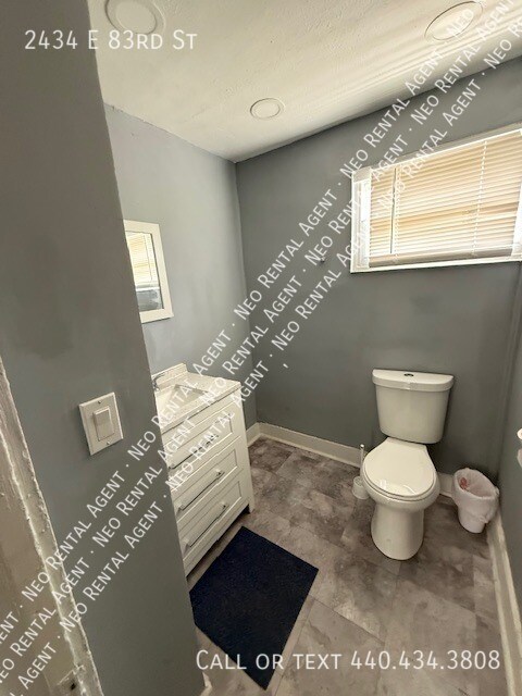 Foto del edificio - 2434 E 83rd St