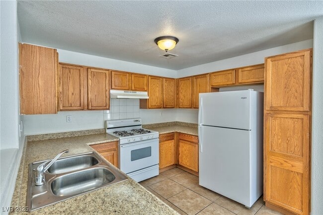 Building Photo - 6348 Kenny Heights Ct