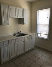 Building Photo - 303 Poplar St