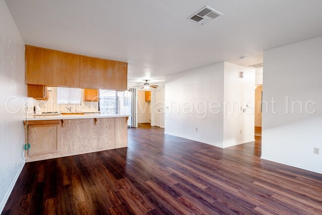 Building Photo - 8400 Laborough Dr
