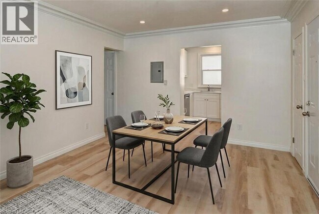 Building Photo - 433 Guelph St