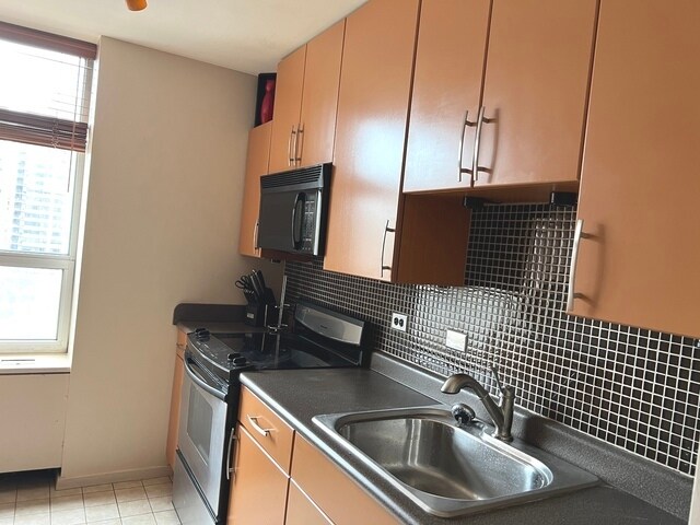 Foto del edificio - 70 W Burton Pl