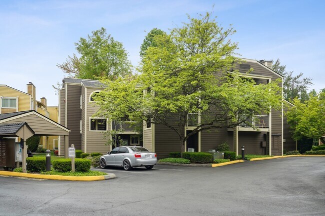 Foto del edificio - 7338 W Lake Sammamish Pky NE