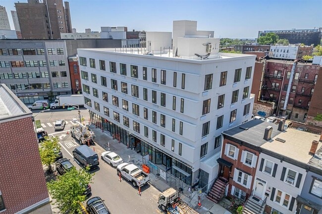 Building Photo - 293 Fairmount Ave