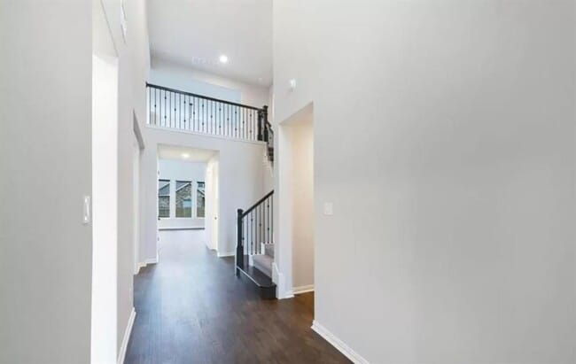 Building Photo - 3457 Francisco Way