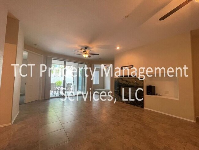 Foto del edificio - Gorgeous 2 Bedroom Townhome in Gate Commun...