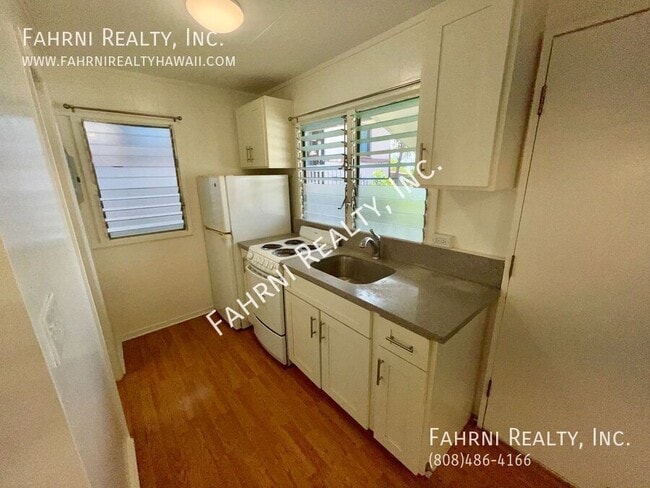 Building Photo - 1009-10A3 Maluna St