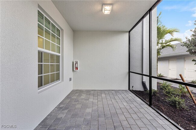 Foto del edificio - 15185 Bluffton Ln