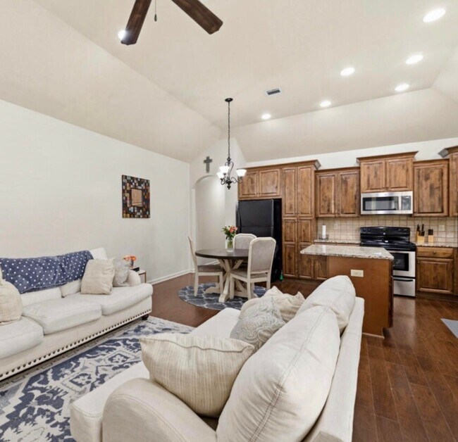 Foto del edificio - 343 Chimney Rock Blvd