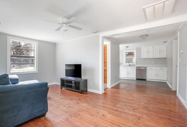 Building Photo - 1091 N Carpenter Ave
