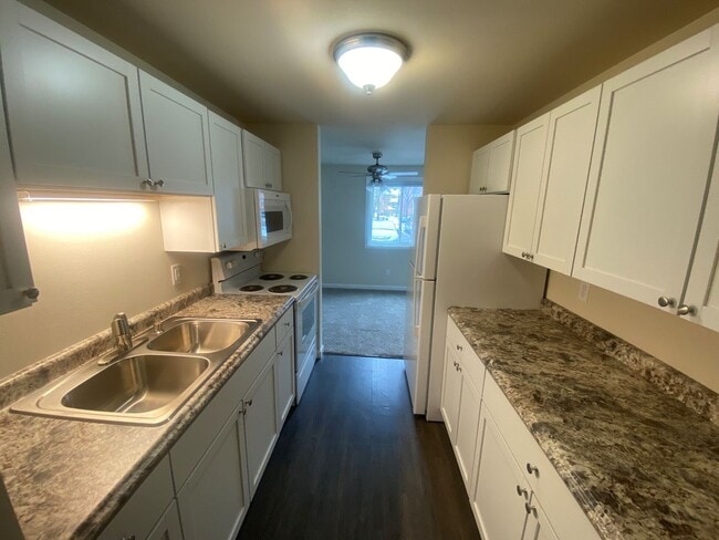 Interior Photo - 5022 Sheboygan Apartments