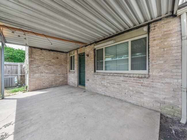 Covered Back Patio - 2136 Greenbriar Colony Dr