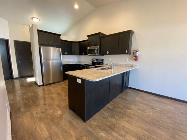 Foto del edificio - Modern 4 Bed, 2 Bath Home in South Moorhead – Stylish Living with Space to Spare!