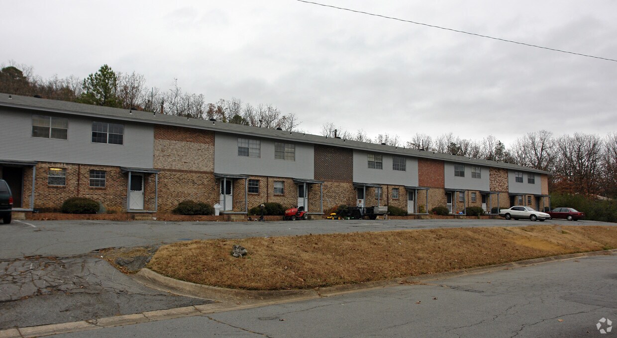 Building Photo - 2621 W 58th St