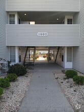 Building Photo - 1960 Bent Grass Dr