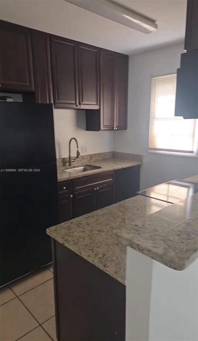 Foto del edificio - 2777 L B McLeod Rd