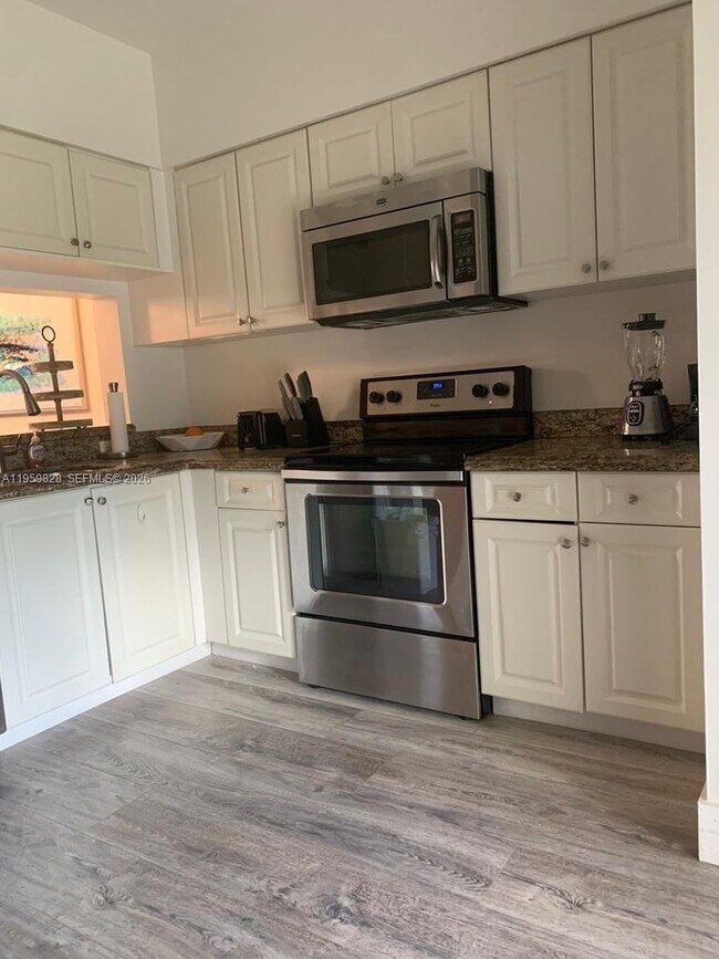 Foto del edificio - 20 Key W Ct