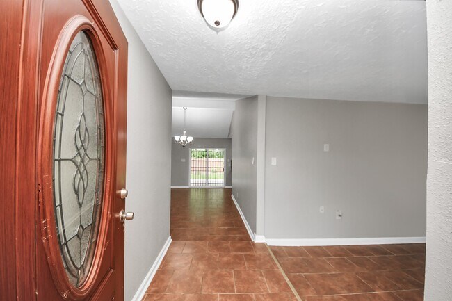 Building Photo - 12623 Fern Forest Dr