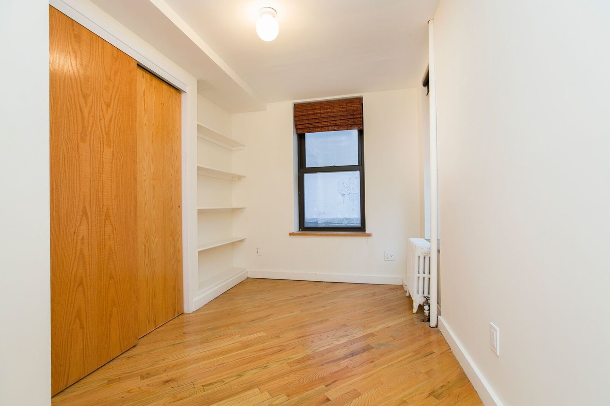 Building Photo - 162 Avenue B