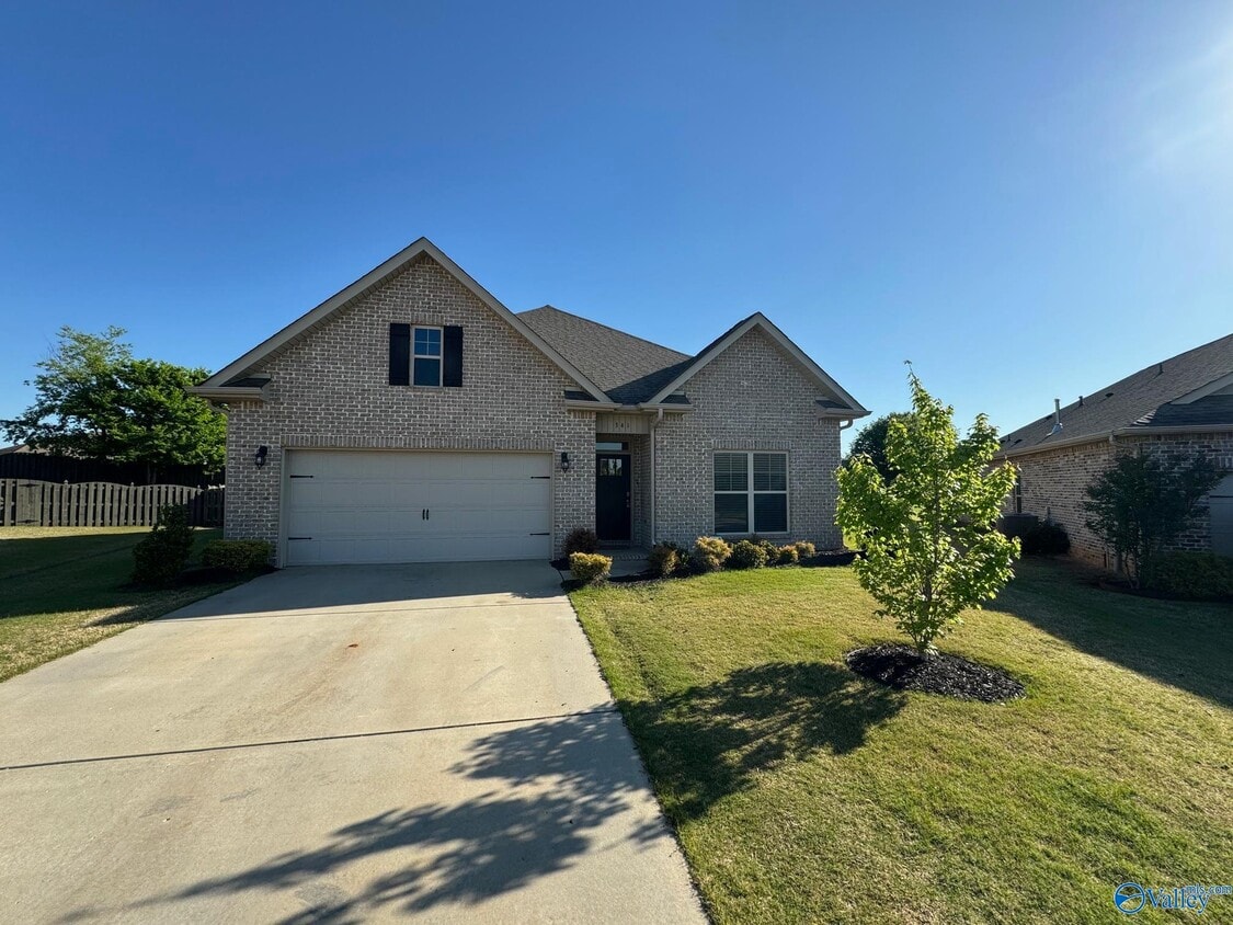 Primary Photo - 341 River Rock Dr