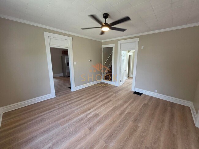 Foto del edificio - **MOVE-IN SPECIAL** Centrally Located and Remodeled 4BR Home