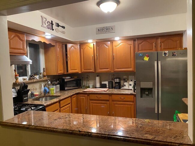 Building Photo - 34 Trask Ave