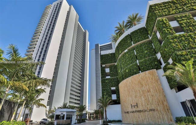 Foto del edificio - 16385 Biscayne Blvd
