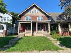 Building Photo - 2257 Summit St