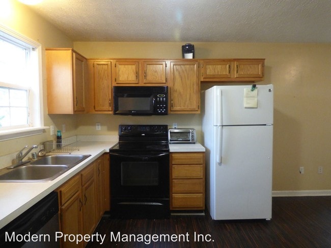 Building Photo - 216 Transcript Ave