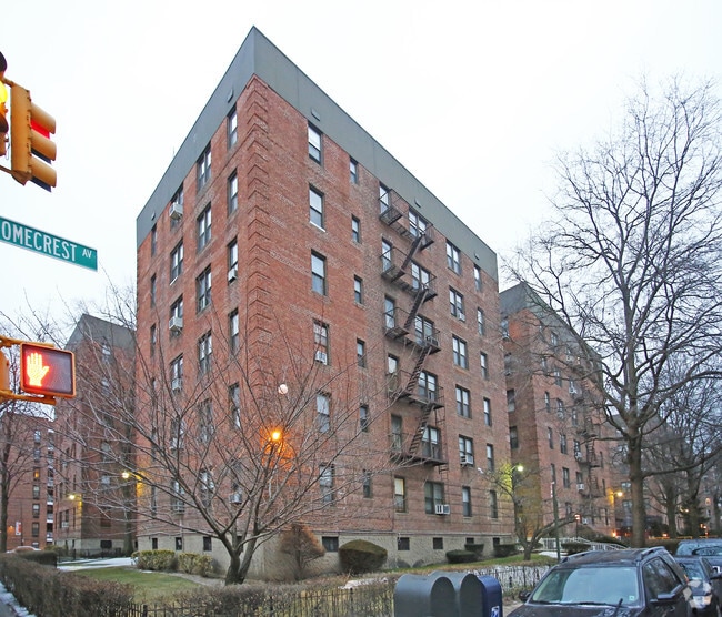 Building Photo - 2620 E 13th St