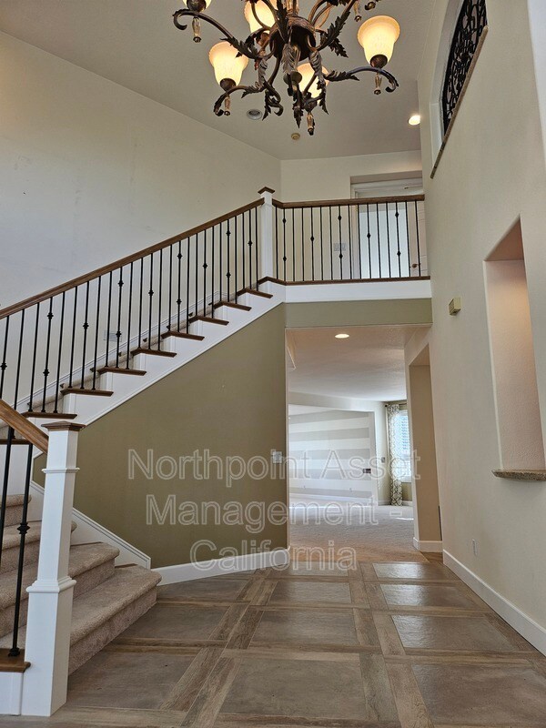 Building Photo - 5799 Johnston Pl