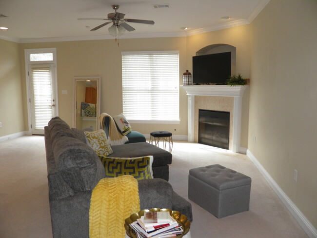 Foto del edificio - 127 Big Oaks Ln