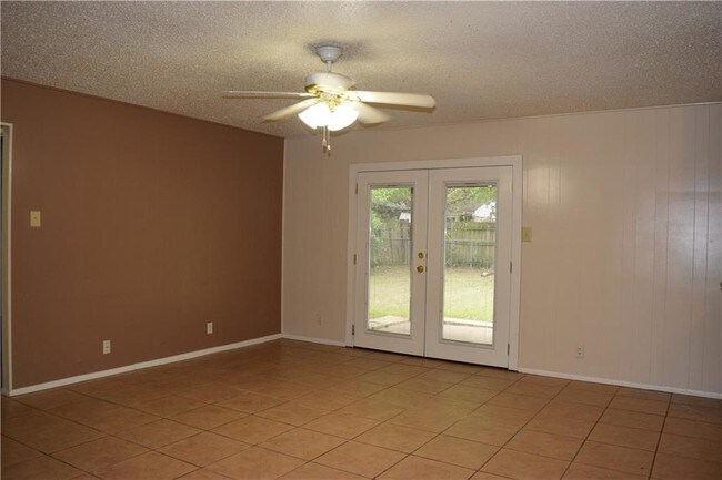 Building Photo - 6632 Harrison Way