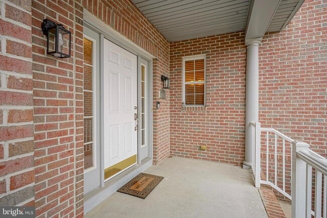 Building Photo - 142 White Cedar Dr