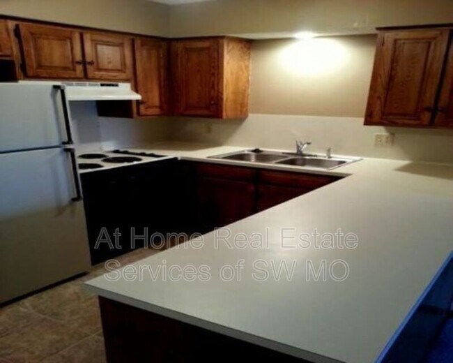Foto del edificio - 2862 S Rogers Ave