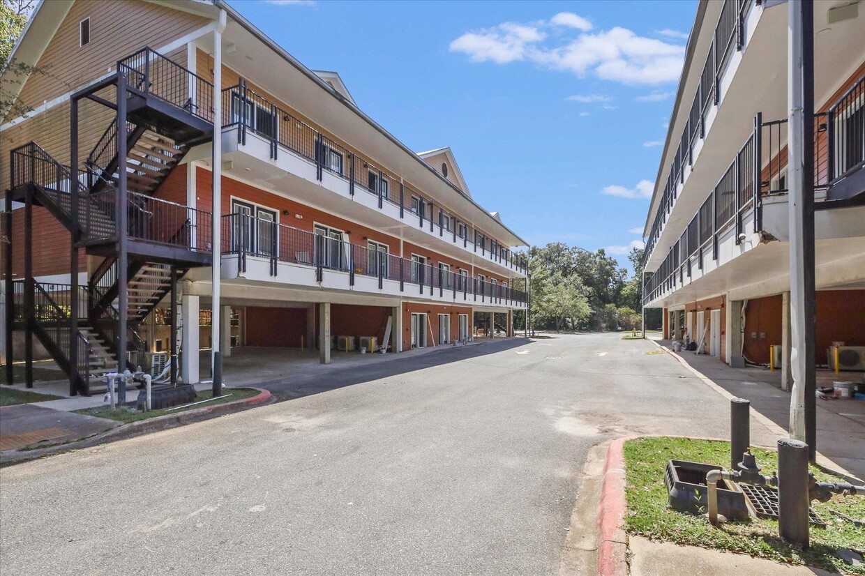 Foto principal - 401 Putnam Dr