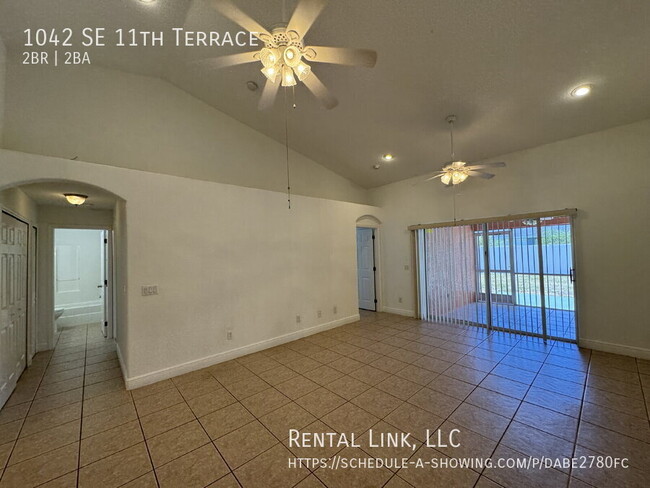 Foto del edificio - 1042 SE 11th Terrace