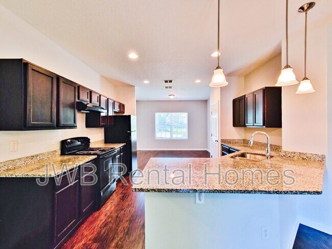 Building Photo - 6221 Lamar Dr