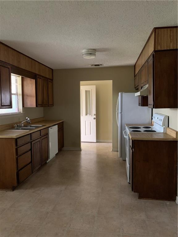 Foto del edificio - 4814 Lake Rd
