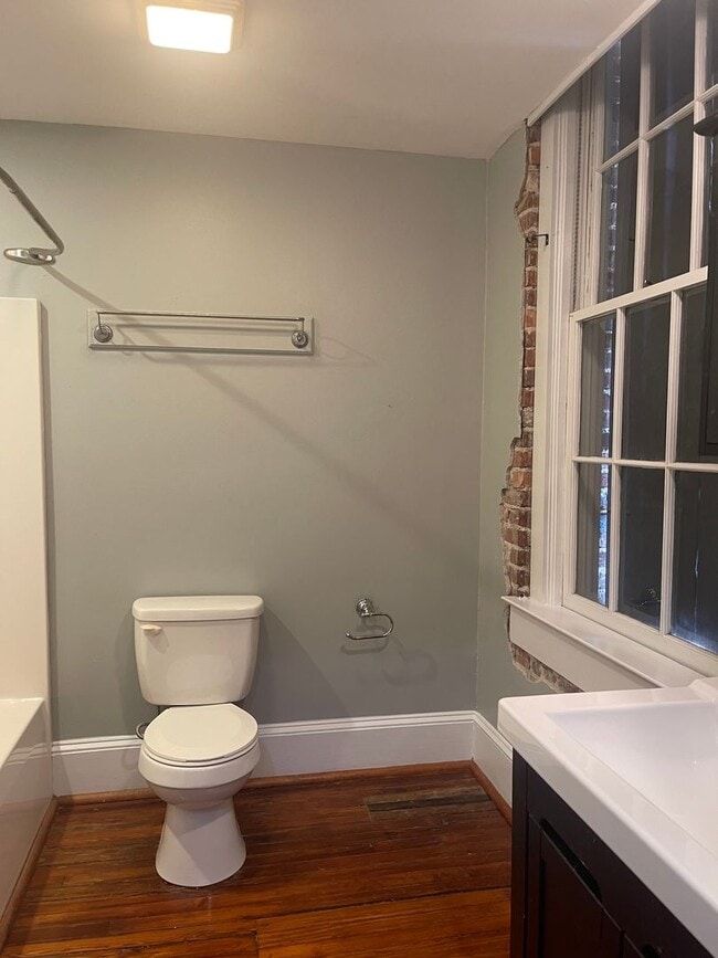 Building Photo - 524-B Second Street-