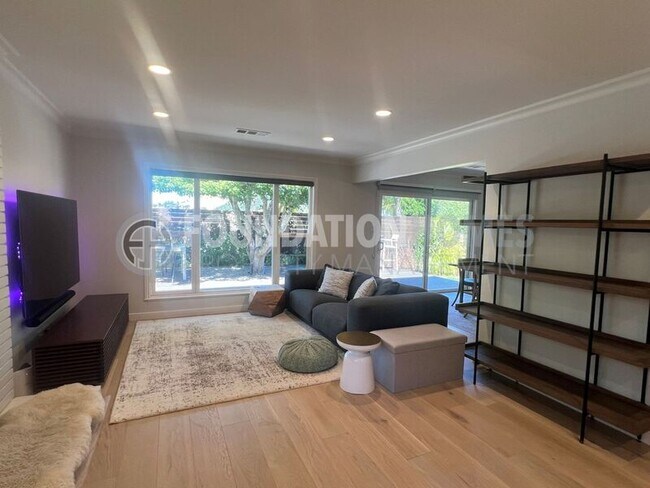 Foto del edificio - 643 Tanbark Terrace