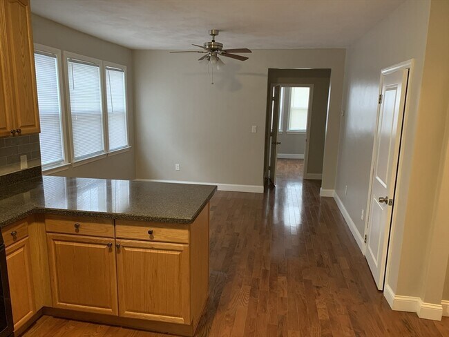 Foto del edificio - 15-17-17 Lorna Rd