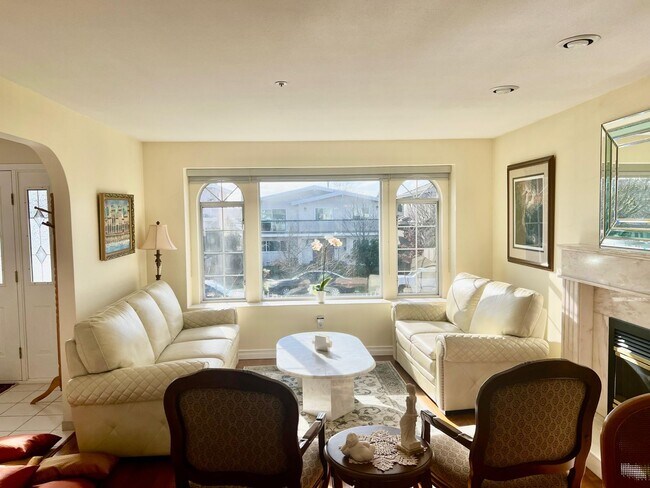 Photo du bâtiment - 2747 7th Av E