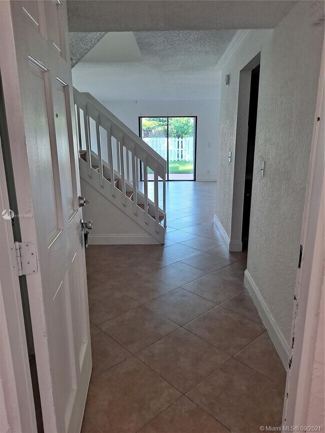 Building Photo - 10706 Lago Welleby Dr