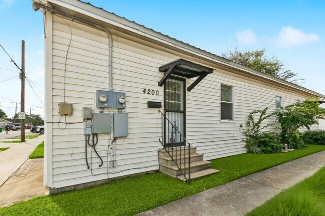 Foto del edificio - 4200-4202 5th St
