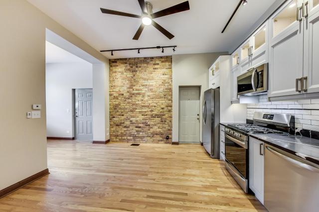 Foto del edificio - 3 bedroom in Chicago IL 60614