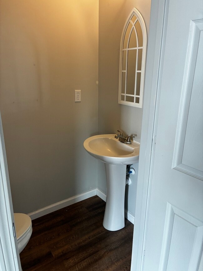 Building Photo - 61 Crabapple Rdg